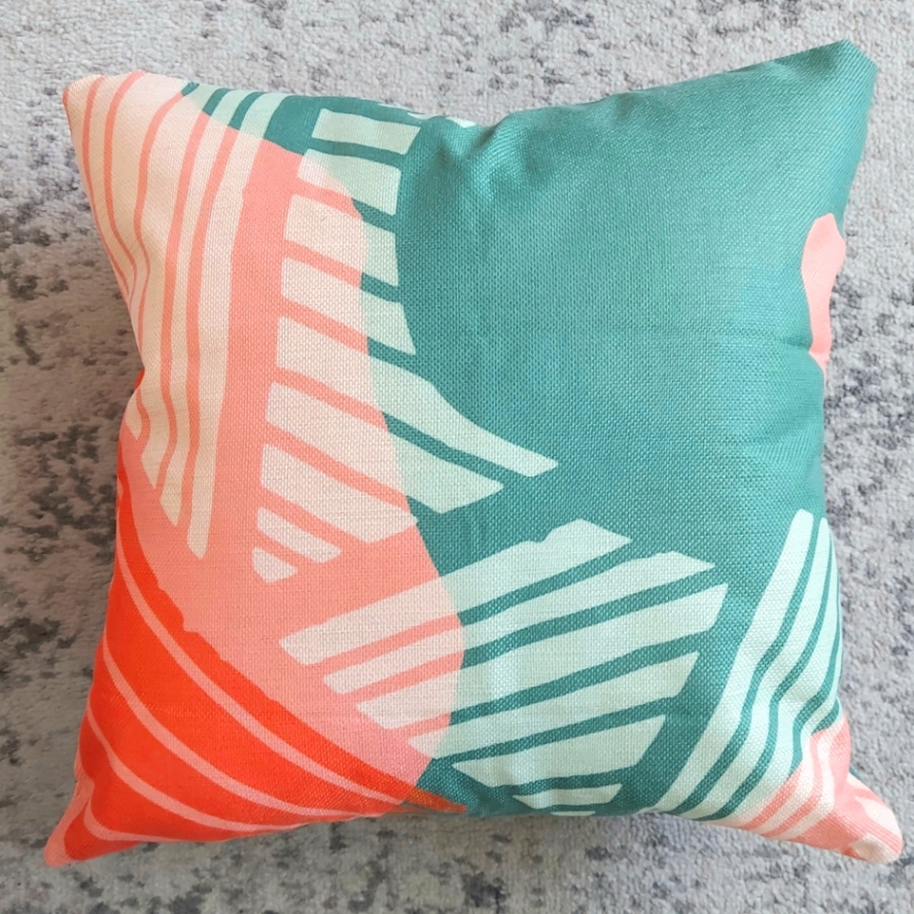 Abstract design pillow cover